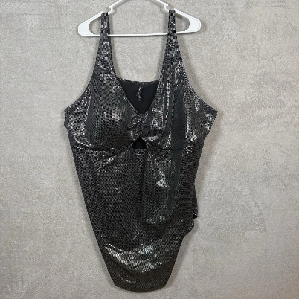 Torrid One Piece Swimsuit Women 6‎ Silver Metallic Keyhole Crisscross Wireless